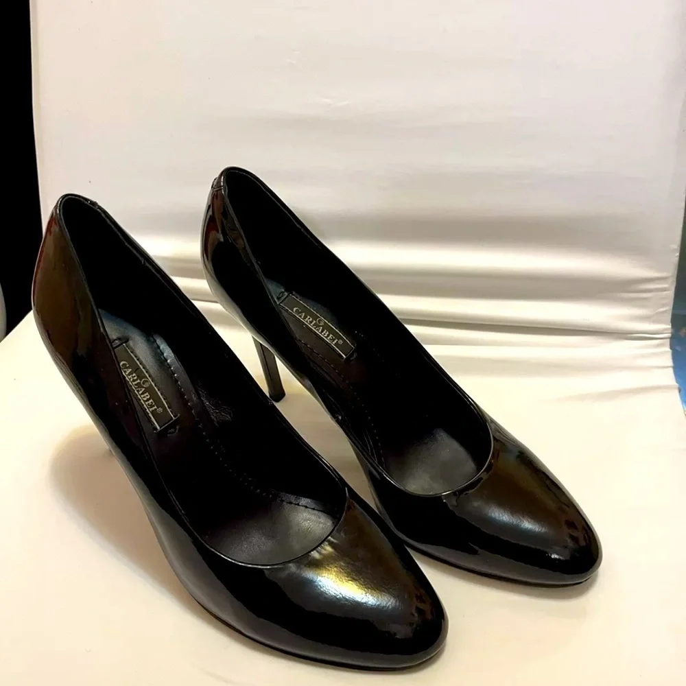 CARLABAY WOMANS HEEL SHOES SIZE 8 black